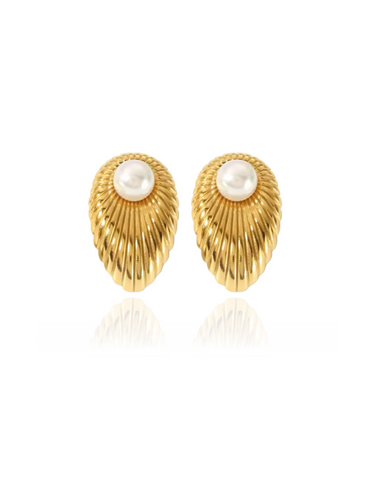 Shell earrings - gold
